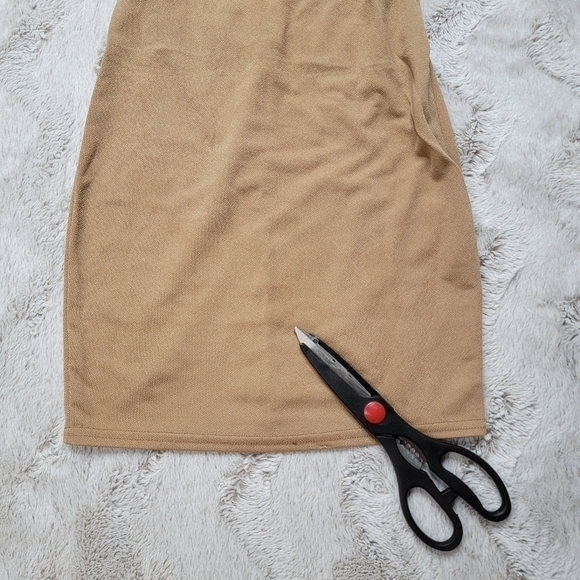 PLT Pretty Little Thing Tan Brown Sleeveless V Neck Diamond Back Dress Sz 2 - Picture 12 of 12